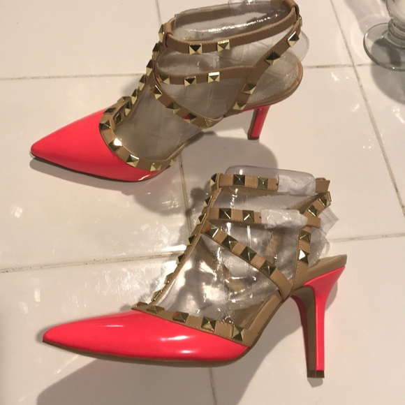 jessica simpson dameera pump